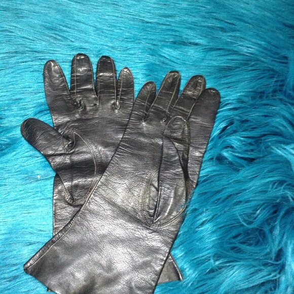 VINTAGE ladies Leather Gloves, Small, Unlined, Chic, Avant Garde, Sophisticated - Picture 3 of 3